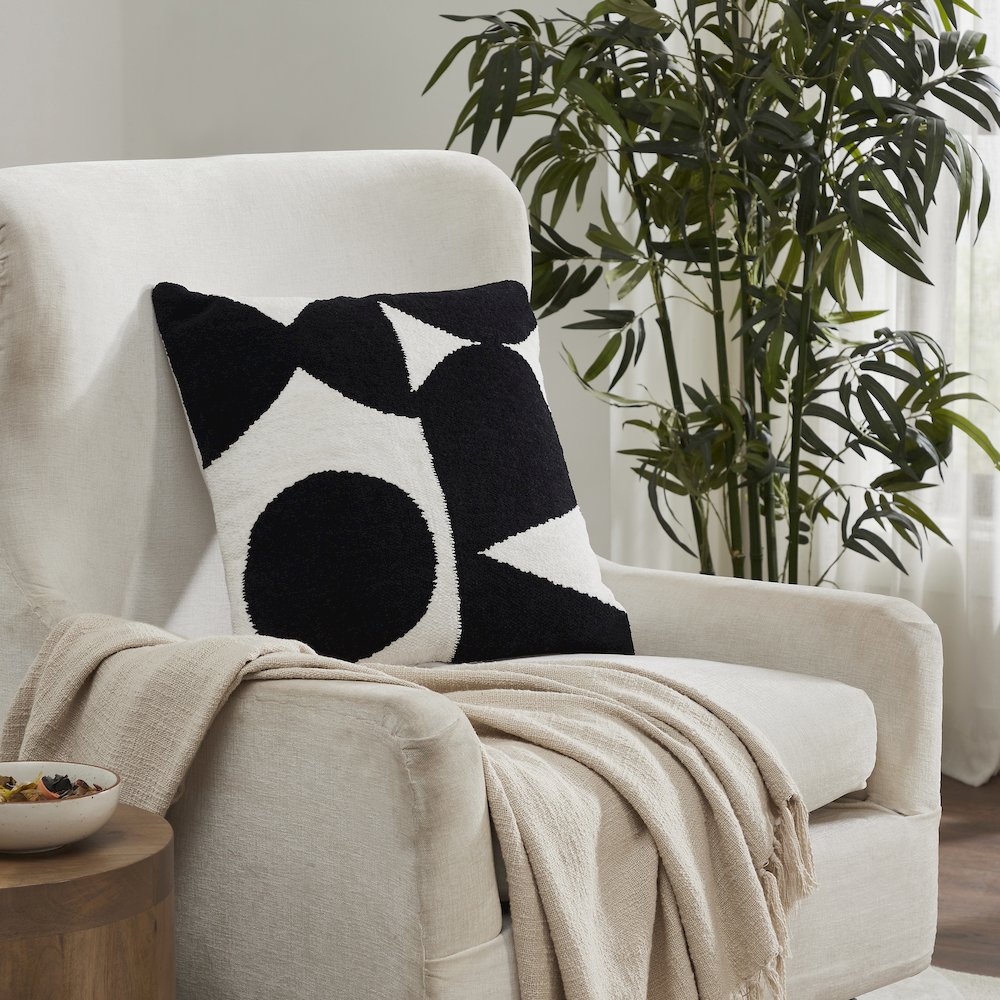 Mauro 20X20 Indoor Pillow, Black. Picture 2