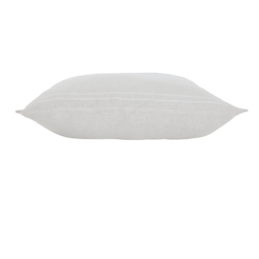 RAELYN  Pillow. Picture 3