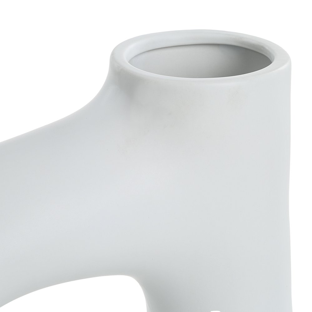 Vostra Vase In White Color. Picture 4