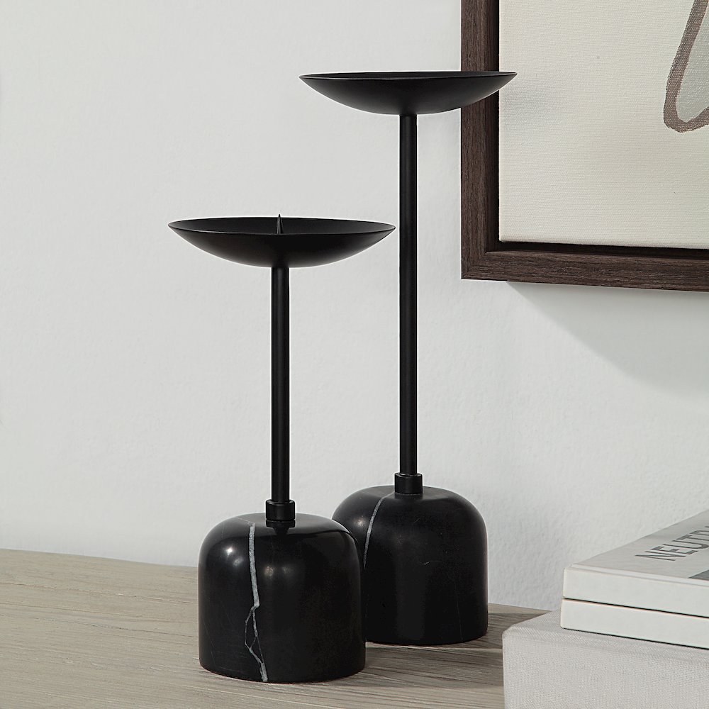 Uma Set Of 2 Pillar Candle Holder. Picture 2