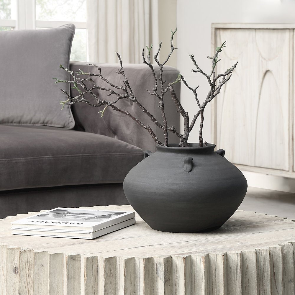 Asher Indoor Vase, Black. Picture 2