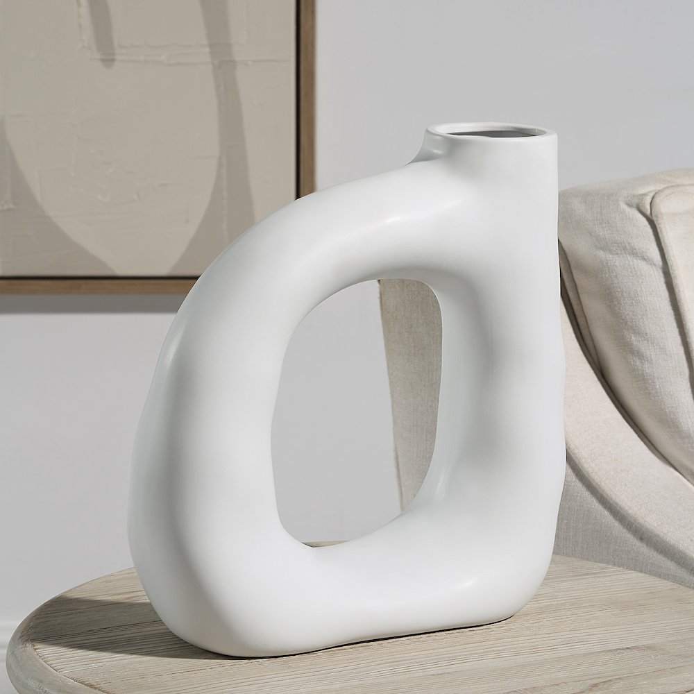 Vostra Vase In White Color. Picture 2