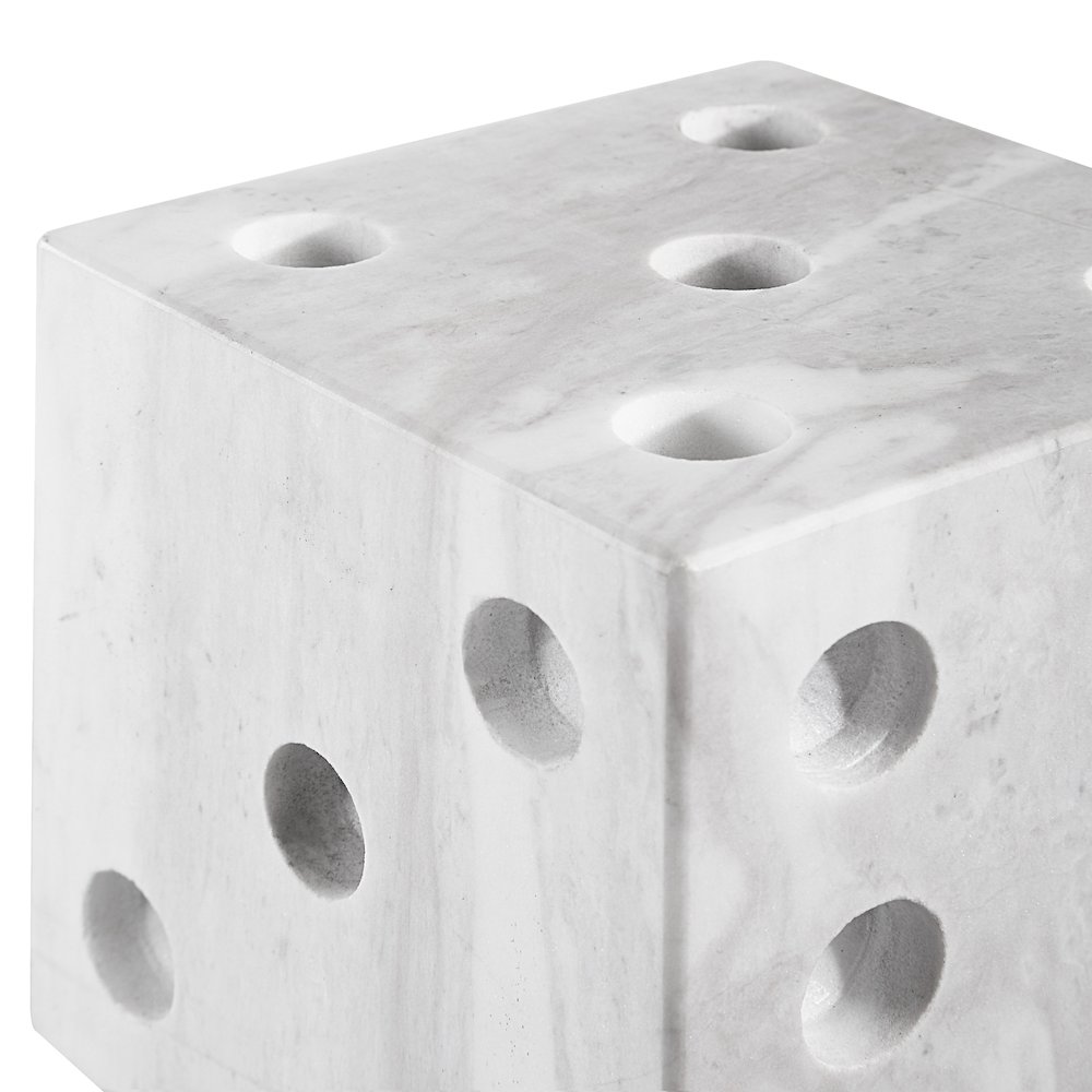 Dylon Statue, Honed White. Picture 3