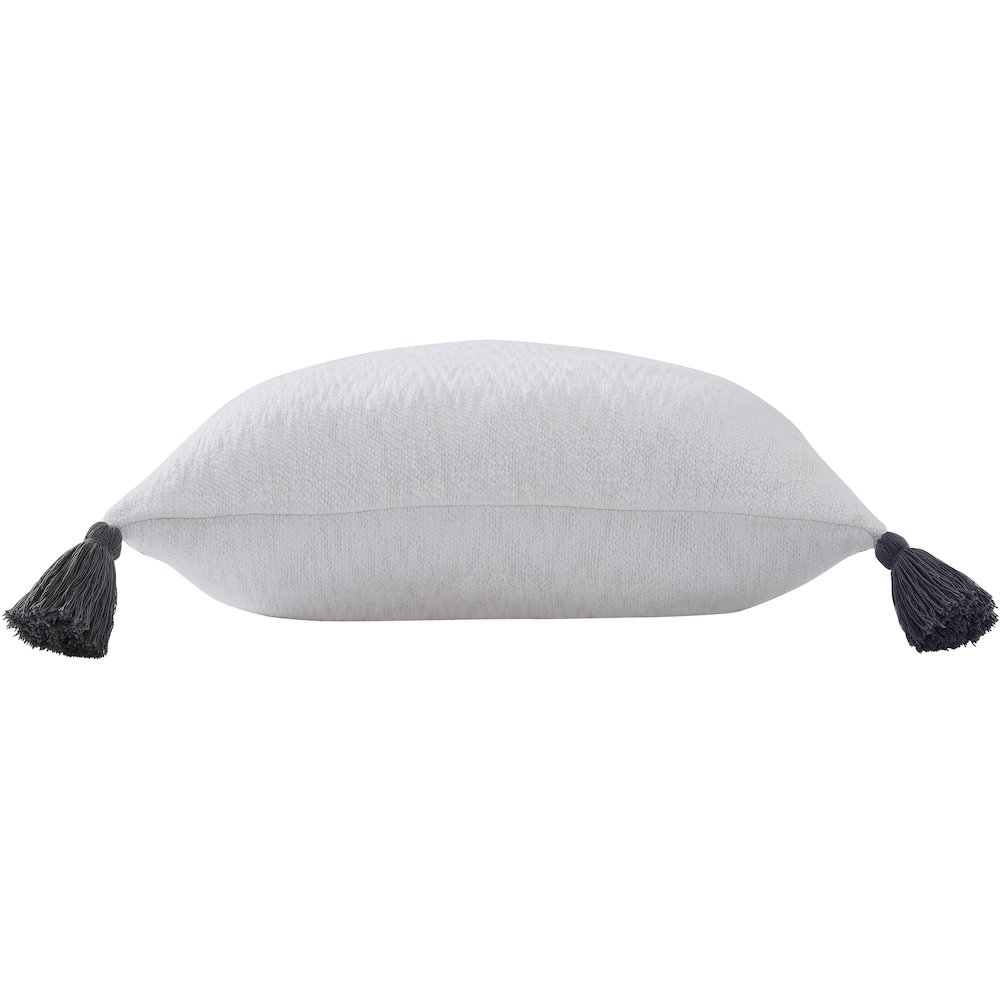 Julianne 22X22 Indoor Pillow, White. Picture 3