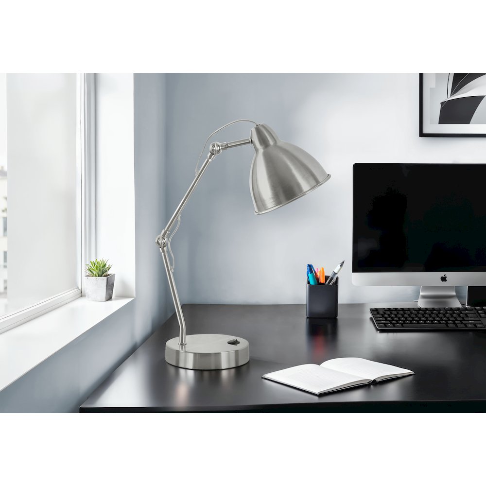 Lighting, 17H, Table Lamp, Usb Port Included, Nickel. Picture 4