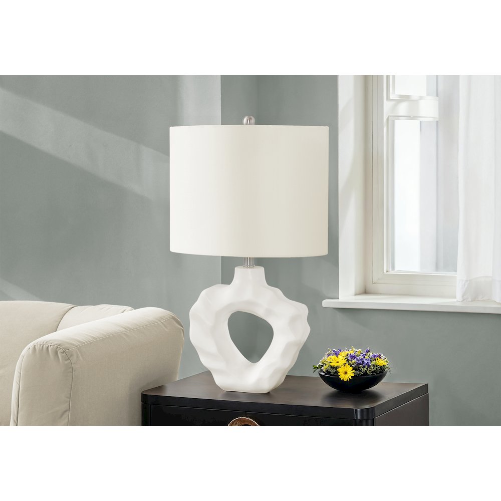 Lighting, 25"H, Table Lamp, Cream Resin, Ivory / Cream Shade, Modern. Picture 5
