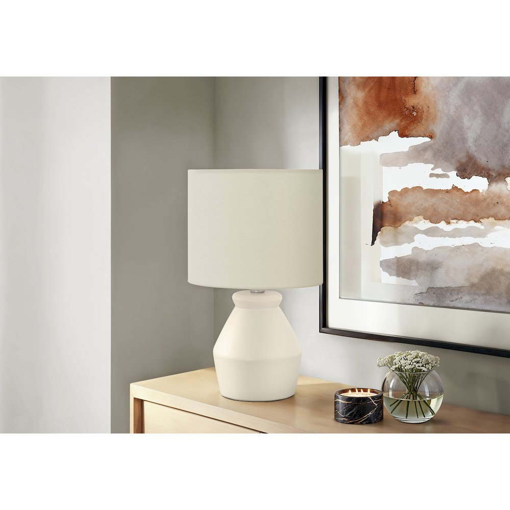 Lighting, 17"H, Table Lamp, Cream Ceramic, Ivory / Cream Shade, Modern. Picture 4