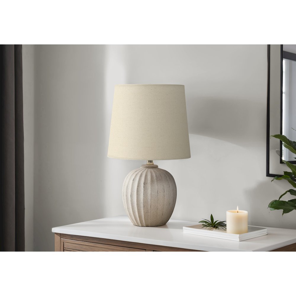 Lighting, 19"H, Table Lamp, Beige Resin, Beige Shade, Transitional. Picture 2