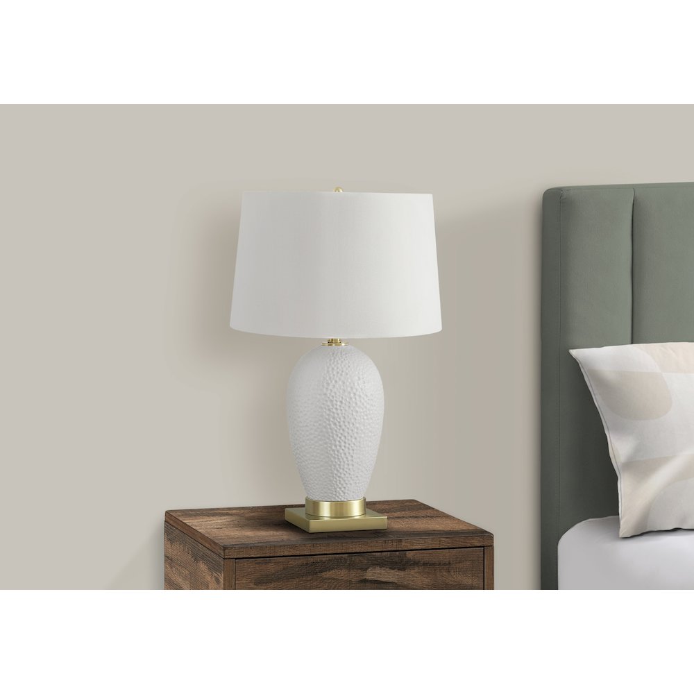 ="Lighting, 26""H, Table Lamp, White Ceramic, Ivory / Cream Shade, Transitional. Picture 6