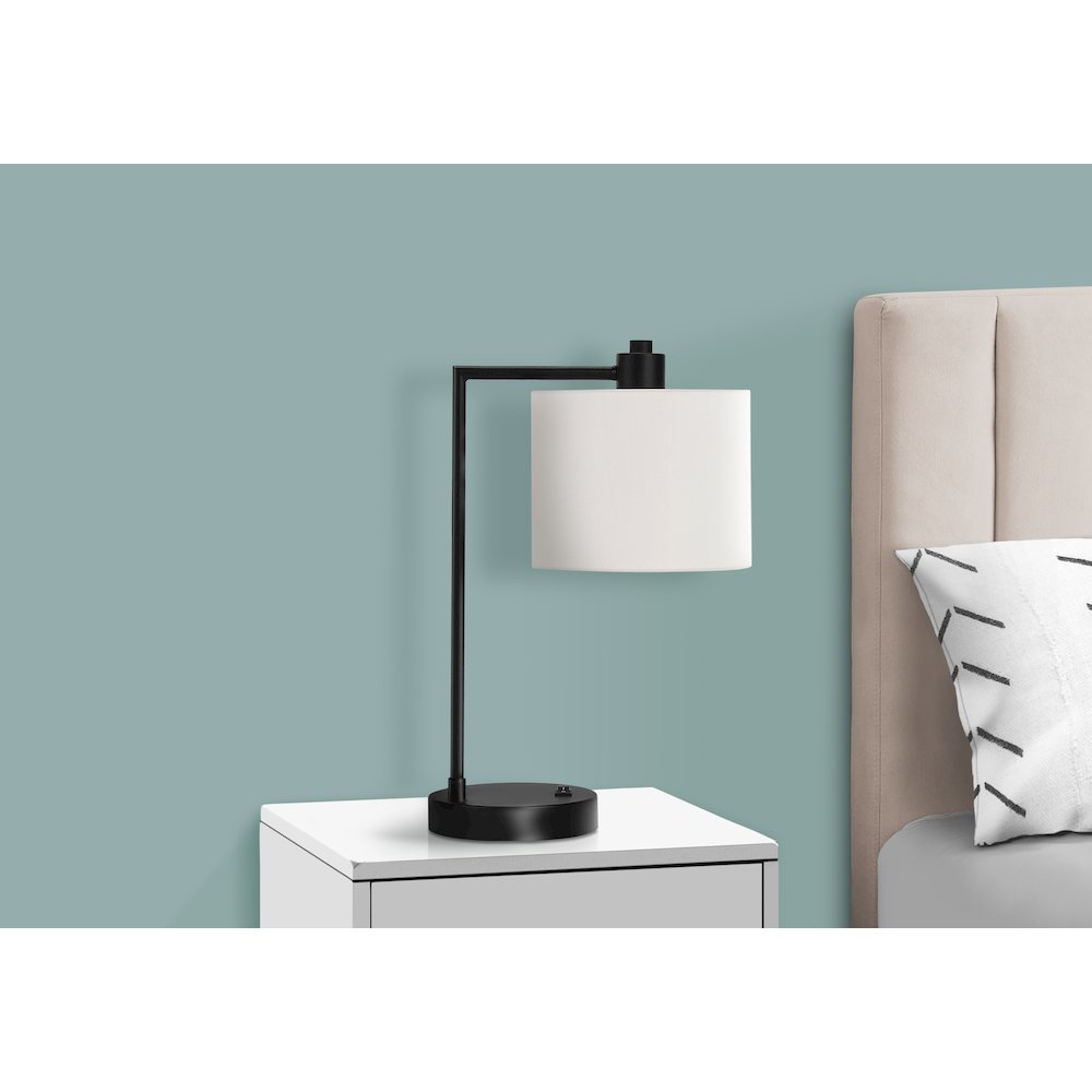 Lighting, 19H, Table Lamp, Usb Port Included, Black. Picture 5