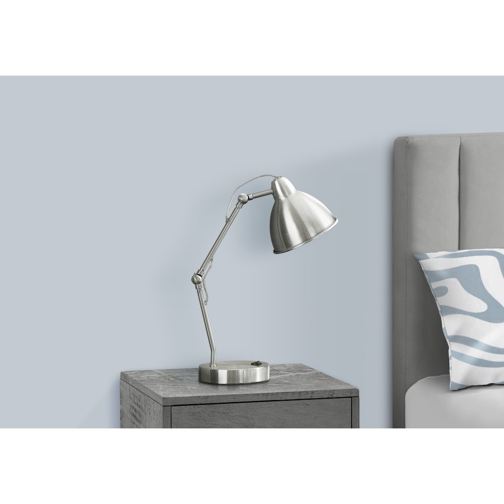 Lighting, 17H, Table Lamp, Usb Port Included, Nickel. Picture 5