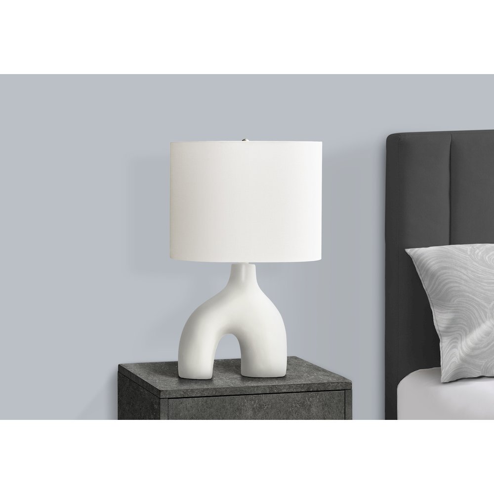 25"H, Table Lamp, White Ceramic, Ivory / Cream Shade, Contemporary, Modern. Picture 3