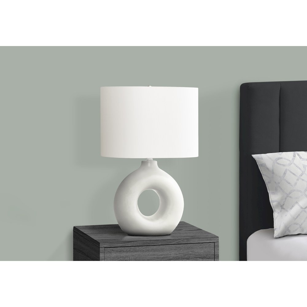 24"H, Table Lamp, White Ceramic, Ivory / Cream Shade, Contemporary, Modern. Picture 3