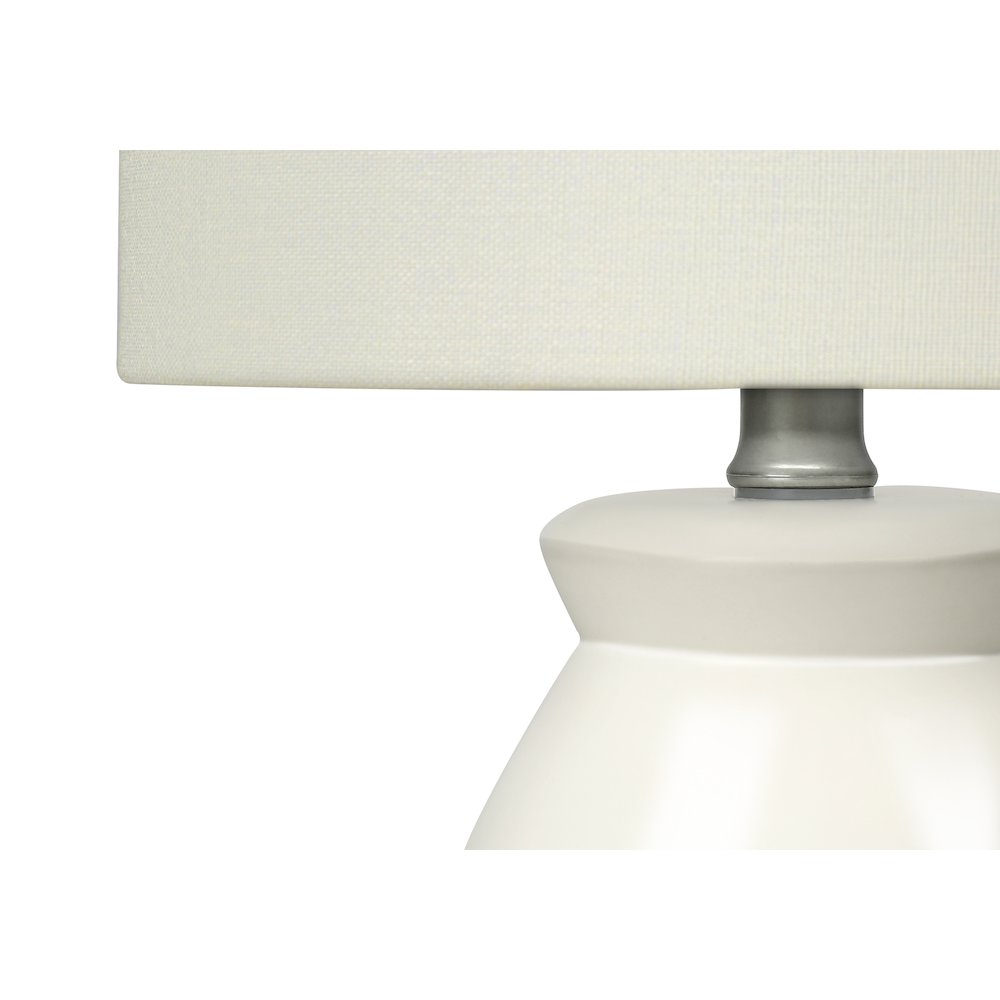 Lighting, 17"H, Table Lamp, Cream Ceramic, Ivory / Cream Shade, Modern. Picture 3