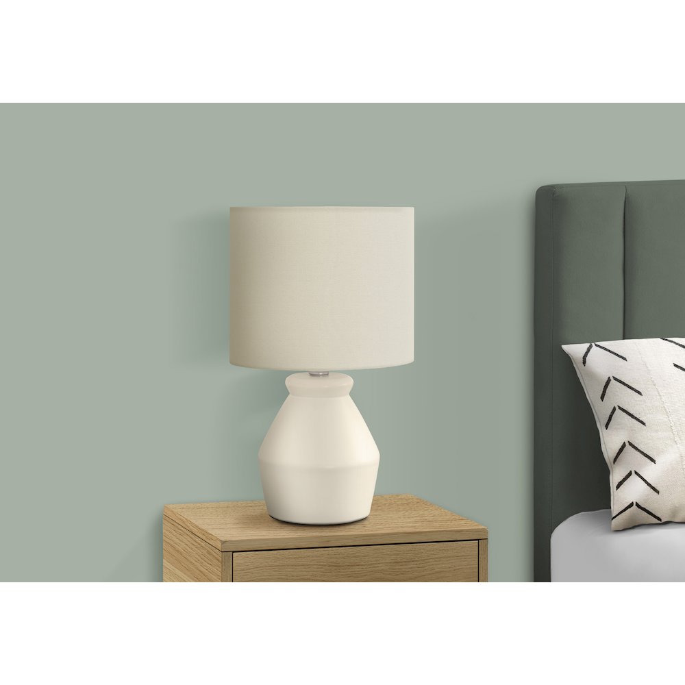Lighting, 17"H, Table Lamp, Cream Ceramic, Ivory / Cream Shade, Modern. Picture 5