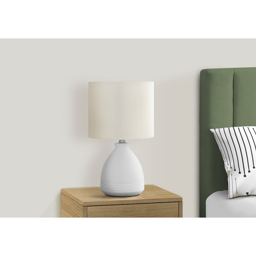 Lighting, 17"H, Table Lamp, Cream Ceramic, Ivory / Cream Shade, Modern. Picture 5