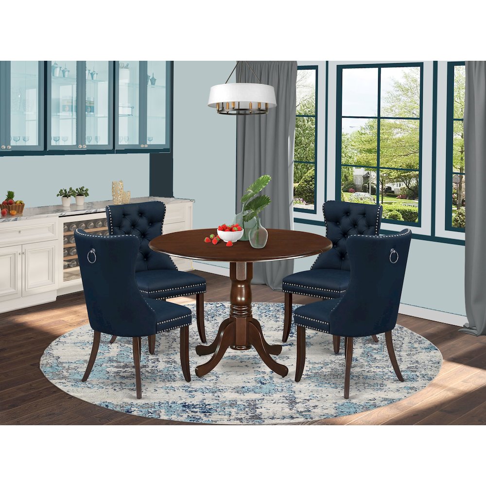 5 Piece Kitchen Table Set. Picture 2