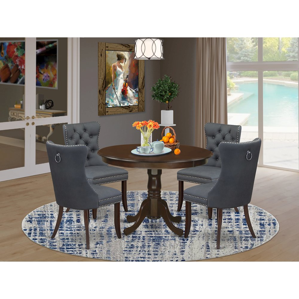 5 Piece Kitchen Table Set. Picture 2