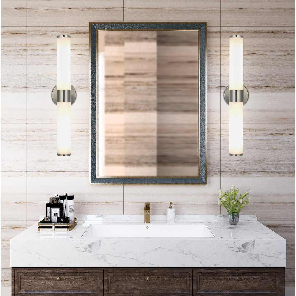 Brentwood Dimmable Led Vanity Light. Picture 2