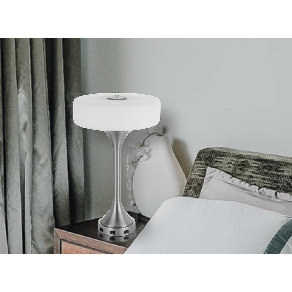 Espoo 25W X 3 Metal Desk/Table Lamp With Frosted Glass Shade. Picture 4