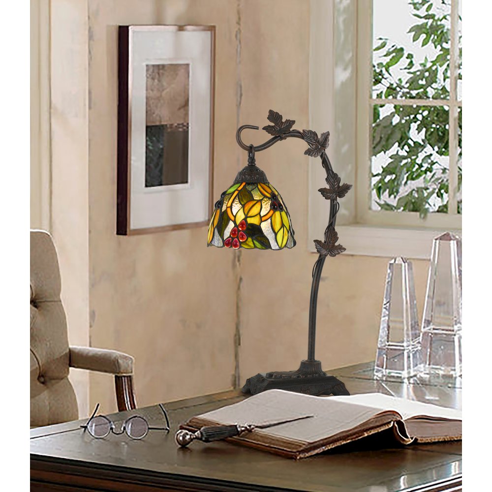 60W Cotulla Downbrdige Tiffany Table Lamp. Picture 3