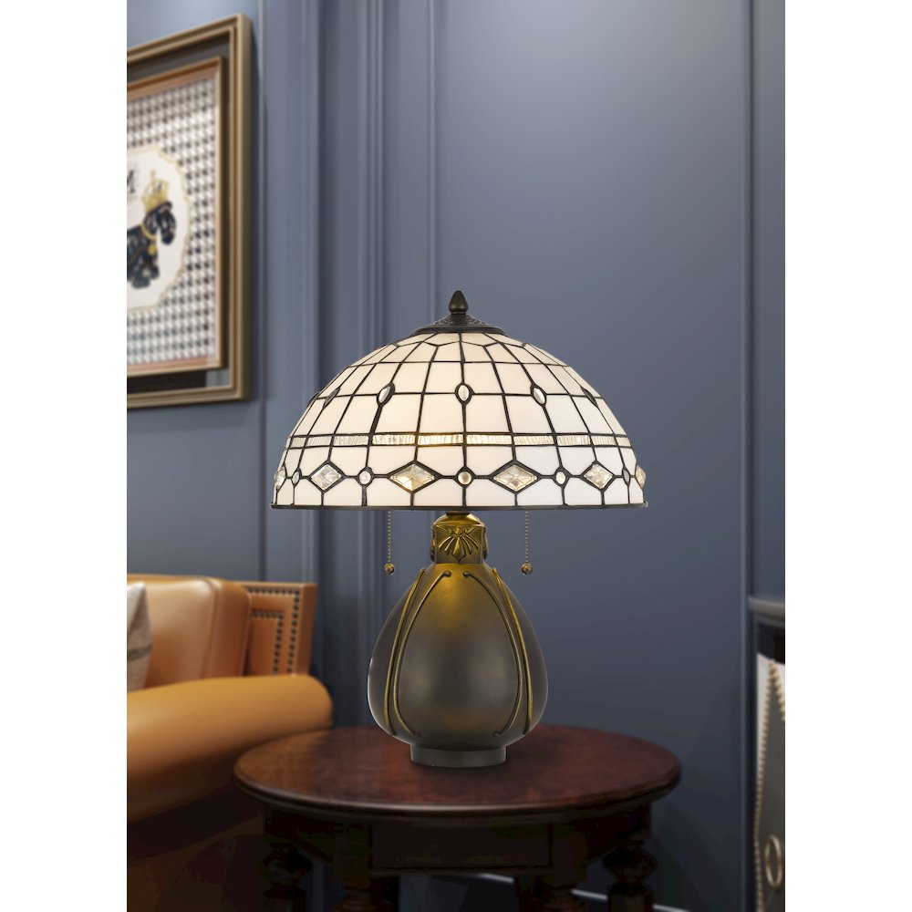 60W X 2 Tiffany Table Lamp. Picture 2