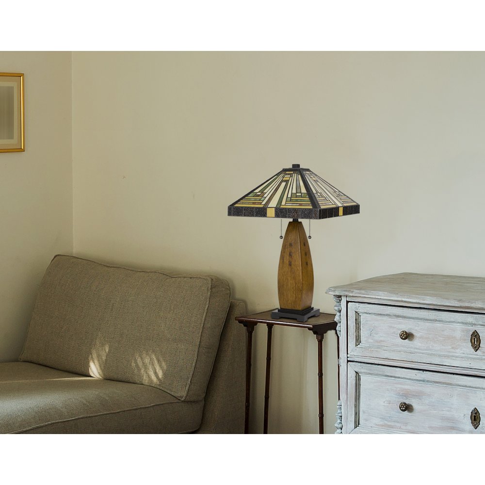 60W x 2 Tiffany table lamp with pull chain switch with resin lamp body. Picture 2