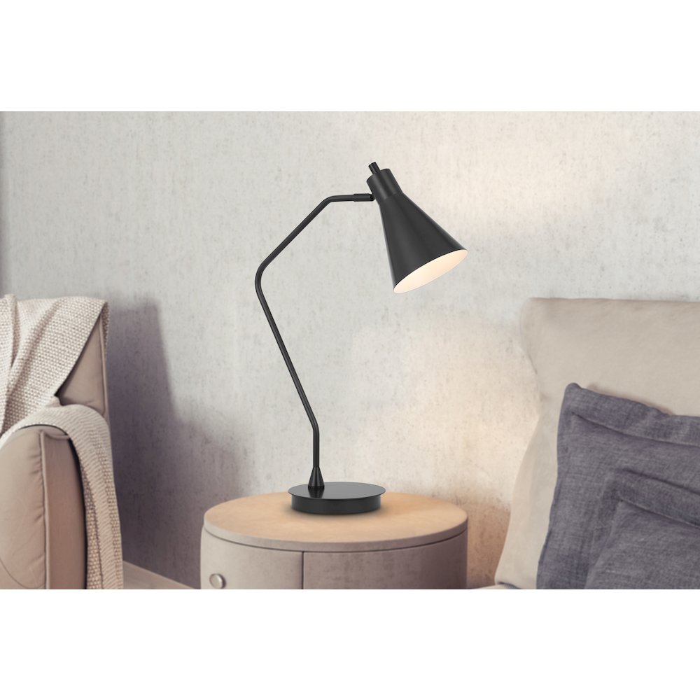 Type A led bulb 12W max. Capstone task metal table lamp with swivel shade. Picture 4