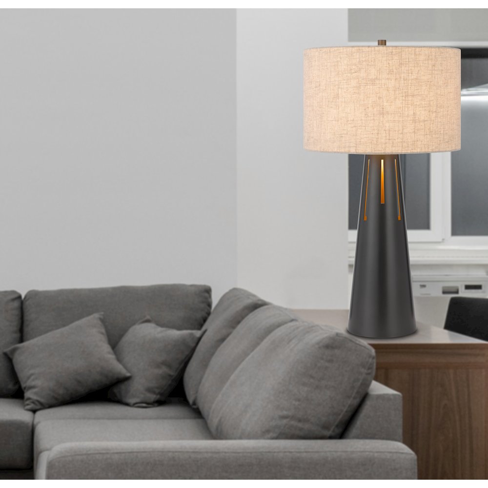 100W 3 way Hayti metal table lamp with 2W led night light. Picture 4