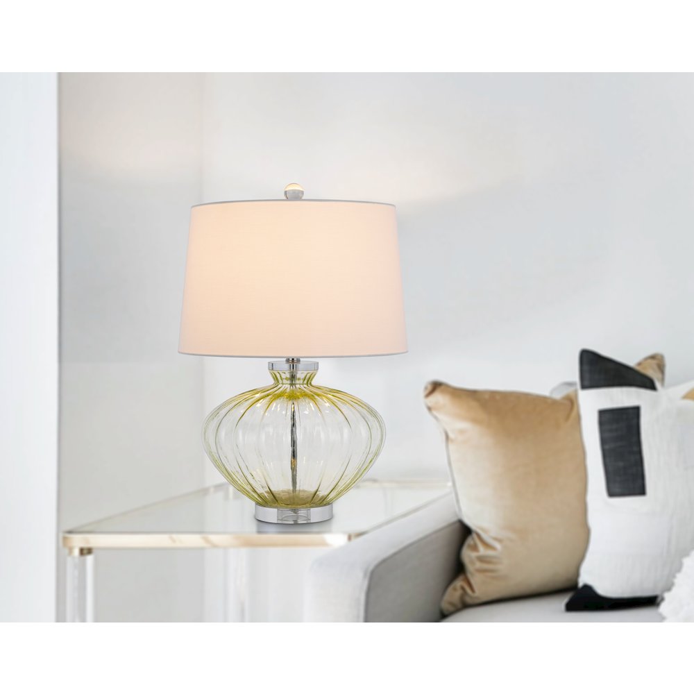 150W 3 way Delta glass table lamp. Sold in pairs. Picture 4