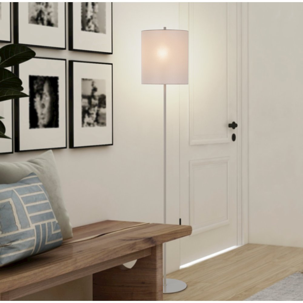 100W metal floor lamp with corks shade. Picture 3