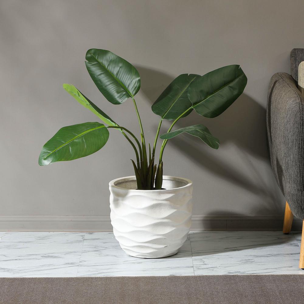 White Wavy Design Planter. Picture 5