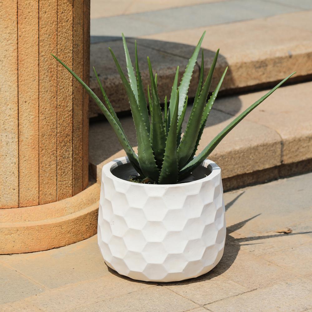 White Geo-Design Round MgO Planter. Picture 2