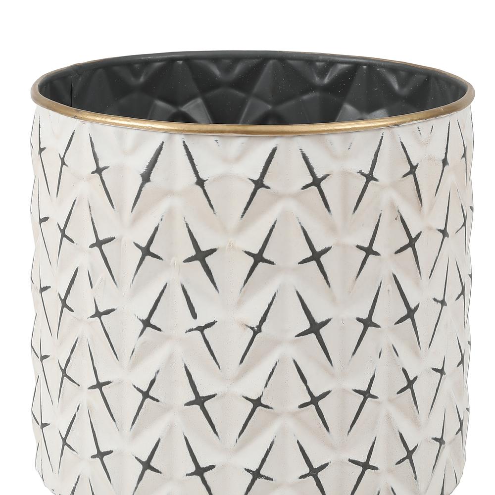 3 Piece Standing Metal Round Planters. Picture 1