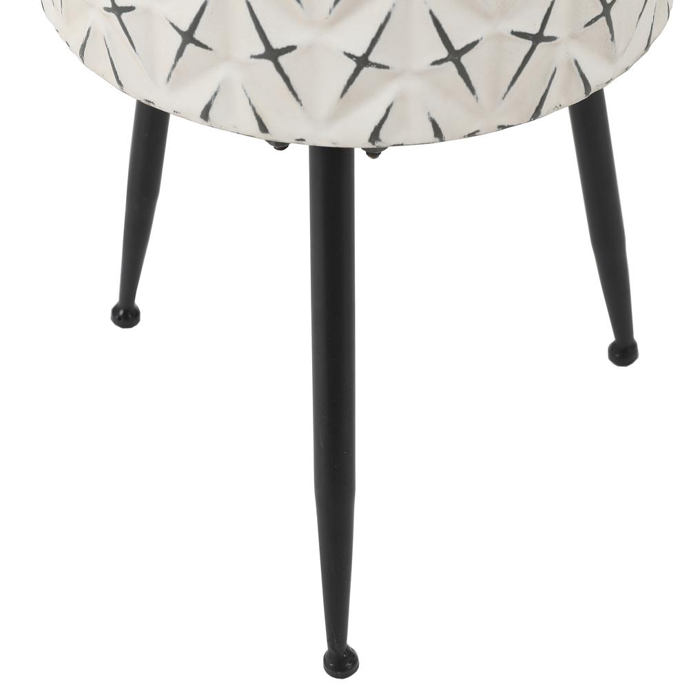 3 Piece Standing Metal Round Planters. Picture 2