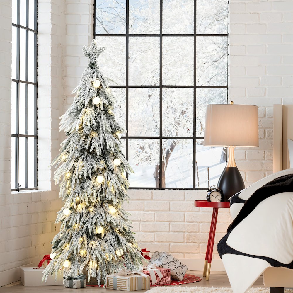 LuxenHome 4.5Ft Pre-Lit Snow Flocked Slender Fir Artificial Christmas Tree. Picture 3