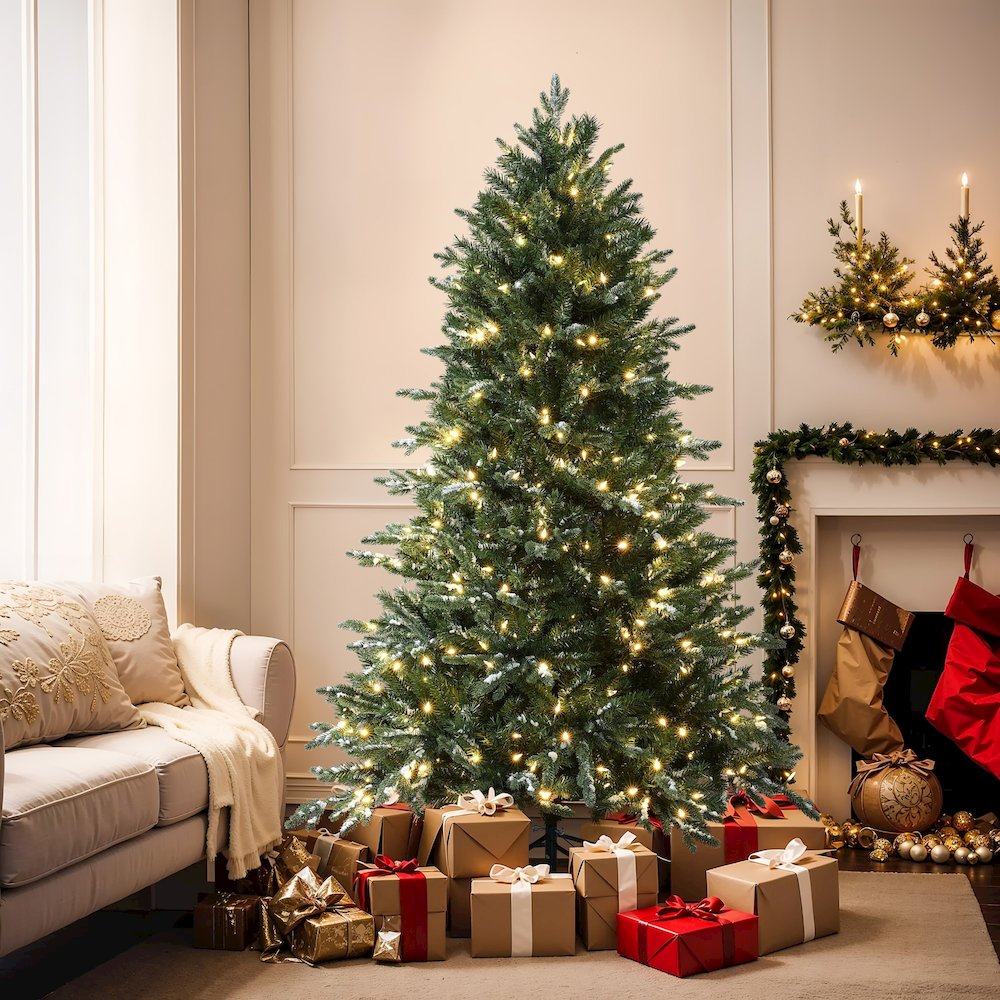 LuxenHome 6Ft Pre-Lit Green Artificial Tree with Frosted Tips. Picture 2