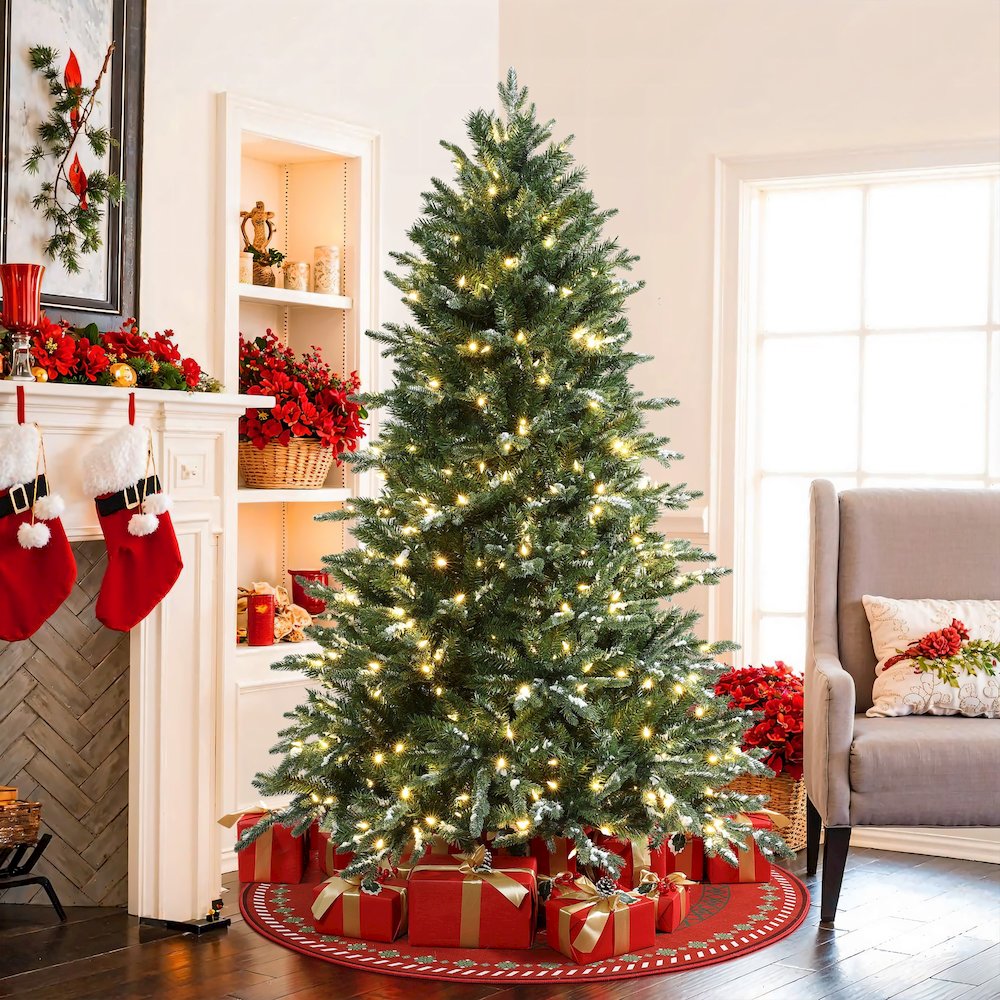 LuxenHome 6Ft Pre-Lit Green Artificial Tree with Frosted Tips. Picture 3