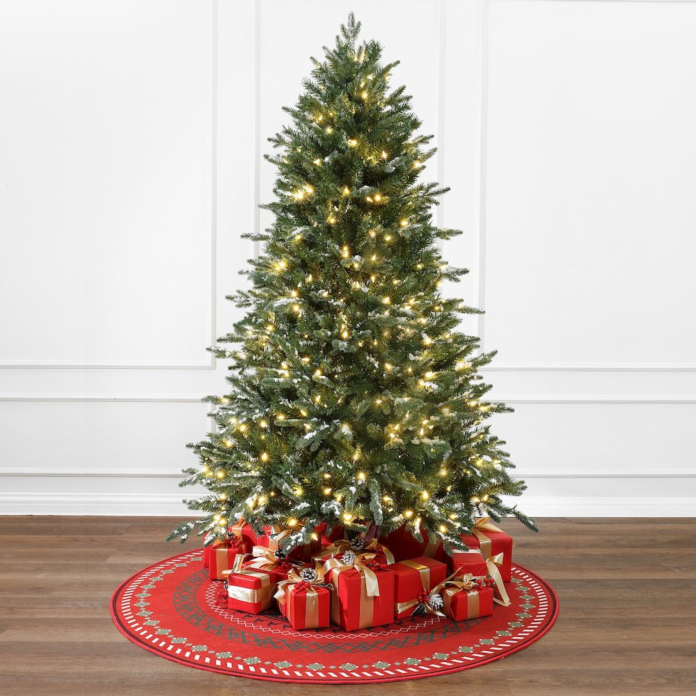 LuxenHome 6Ft Pre-Lit Green Artificial Tree with Frosted Tips. Picture 4