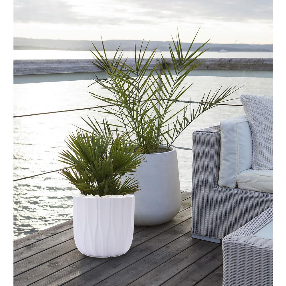 White MgO 14.5-in Round Planter. Picture 3