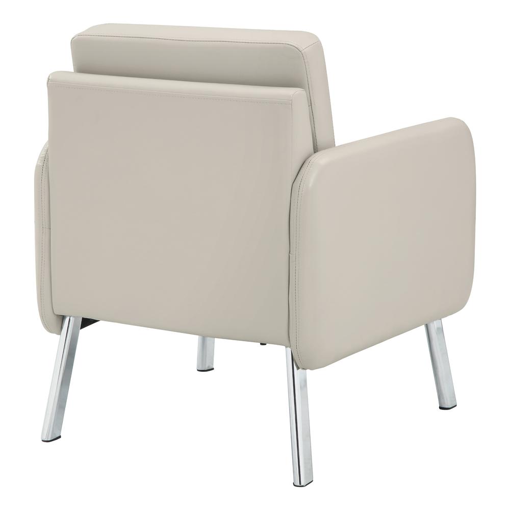 Lounge Chair in Faux Leather. Picture 4