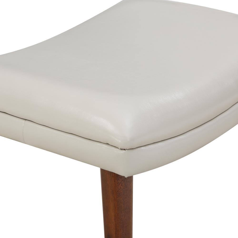 Waneta Chair and Ottoman. Picture 9