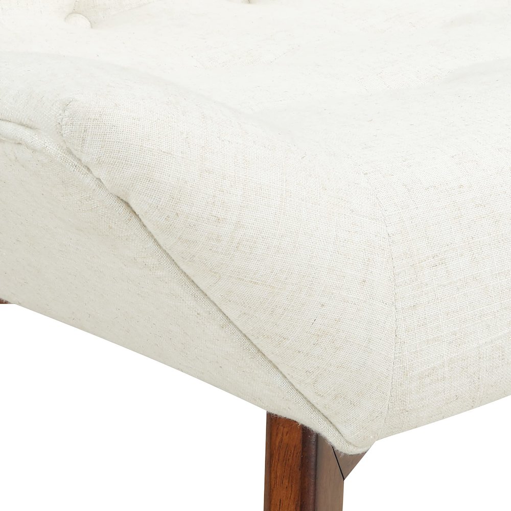 Shelly Tufted Chair. Picture 5