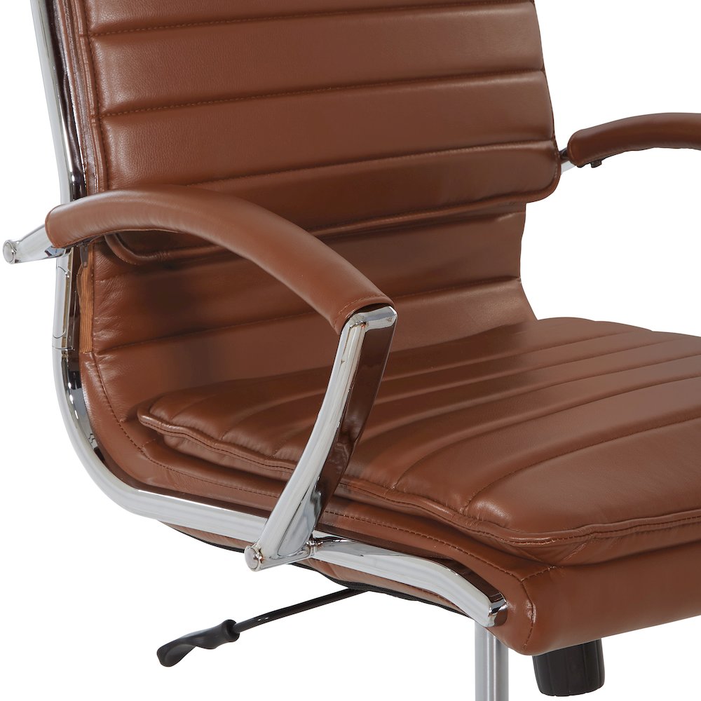 High-Back Manager's Chair in Saddle Faux Leather, Chrome Arms & Base. Picture 7