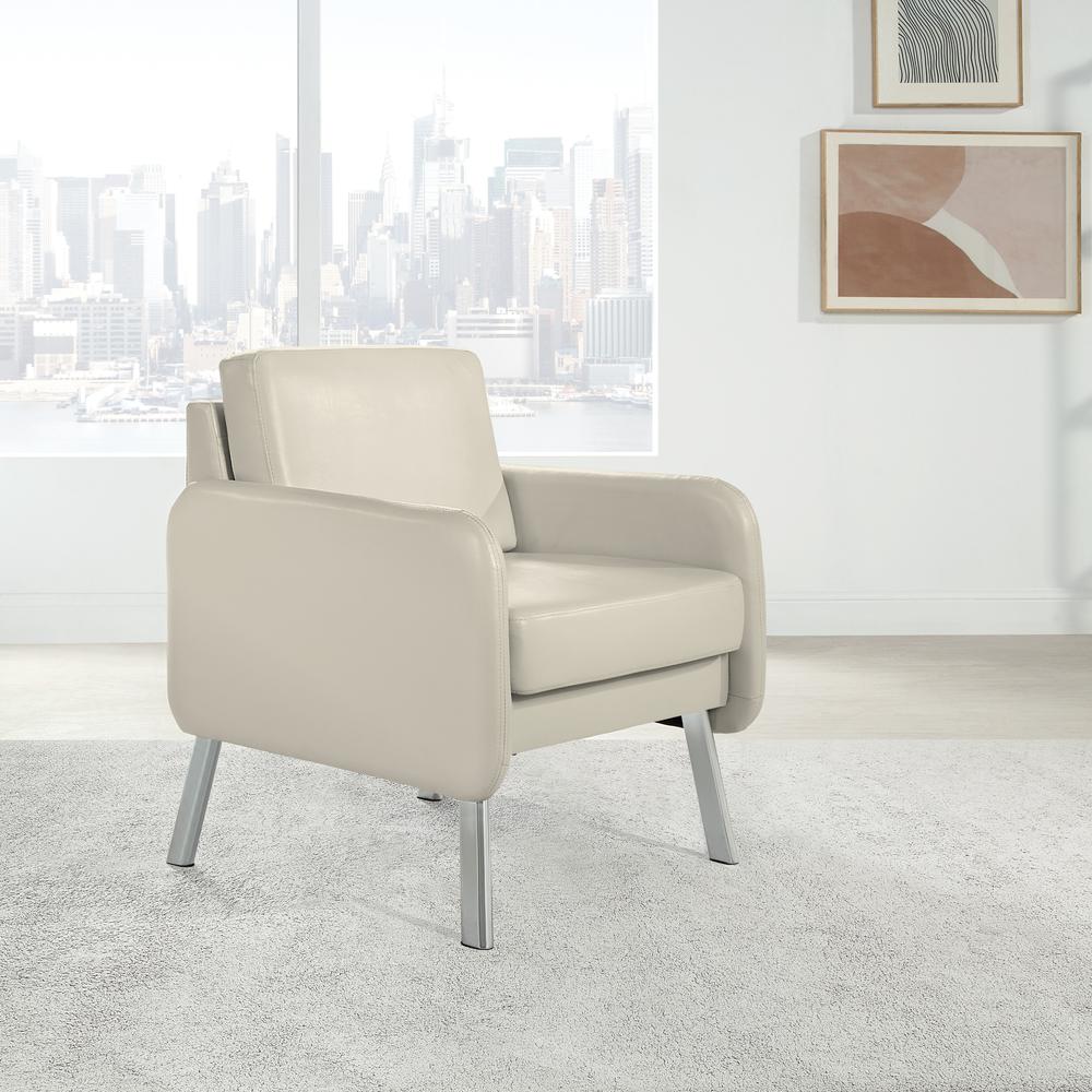 Lounge Chair in Faux Leather. Picture 5