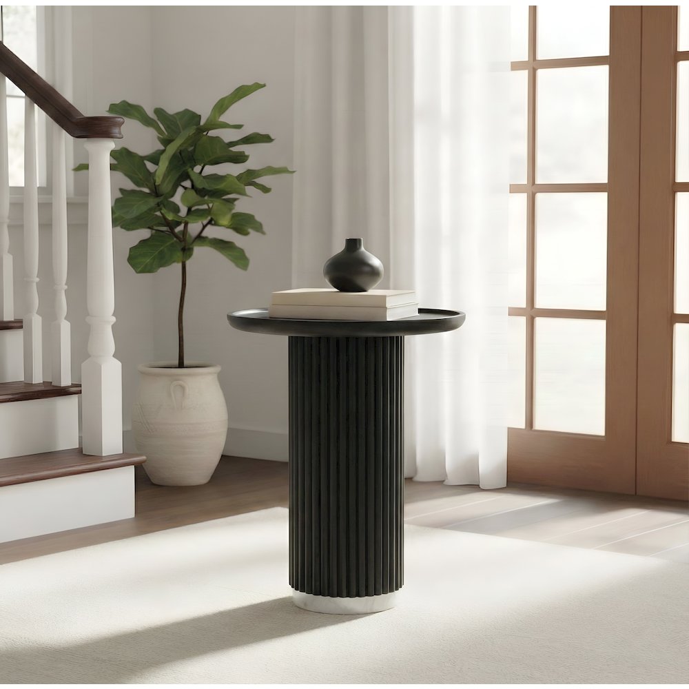 Round Solid Wood Pedestal Fluted Accent Table in Black Finish. Picture 2