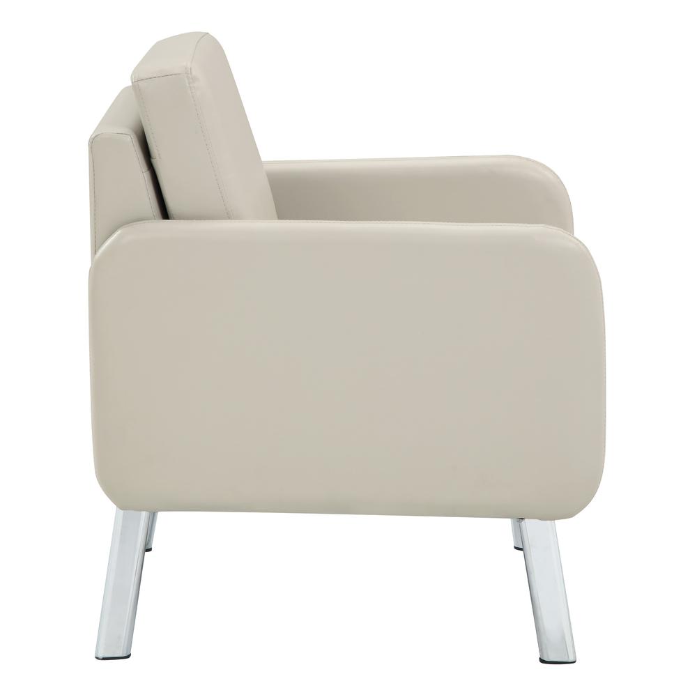 Lounge Chair in Faux Leather. Picture 3