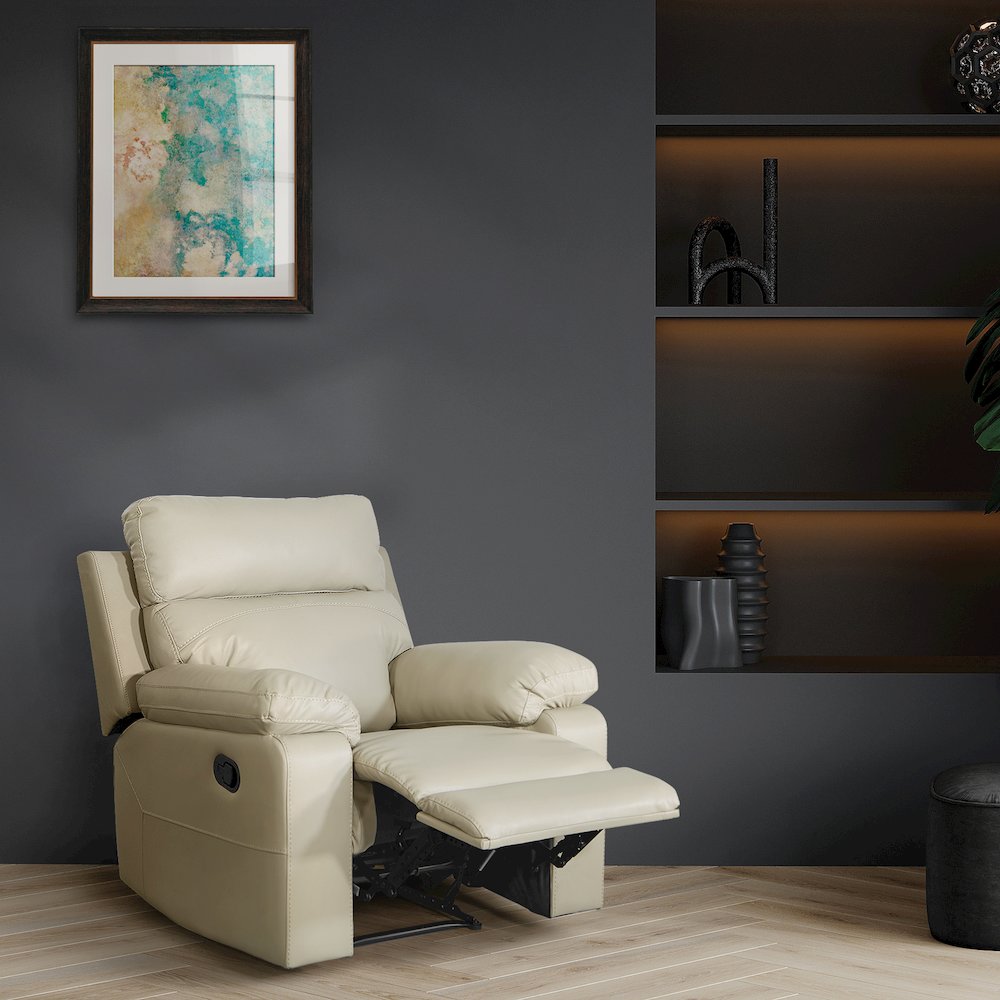 Bryson Recliner. Picture 9