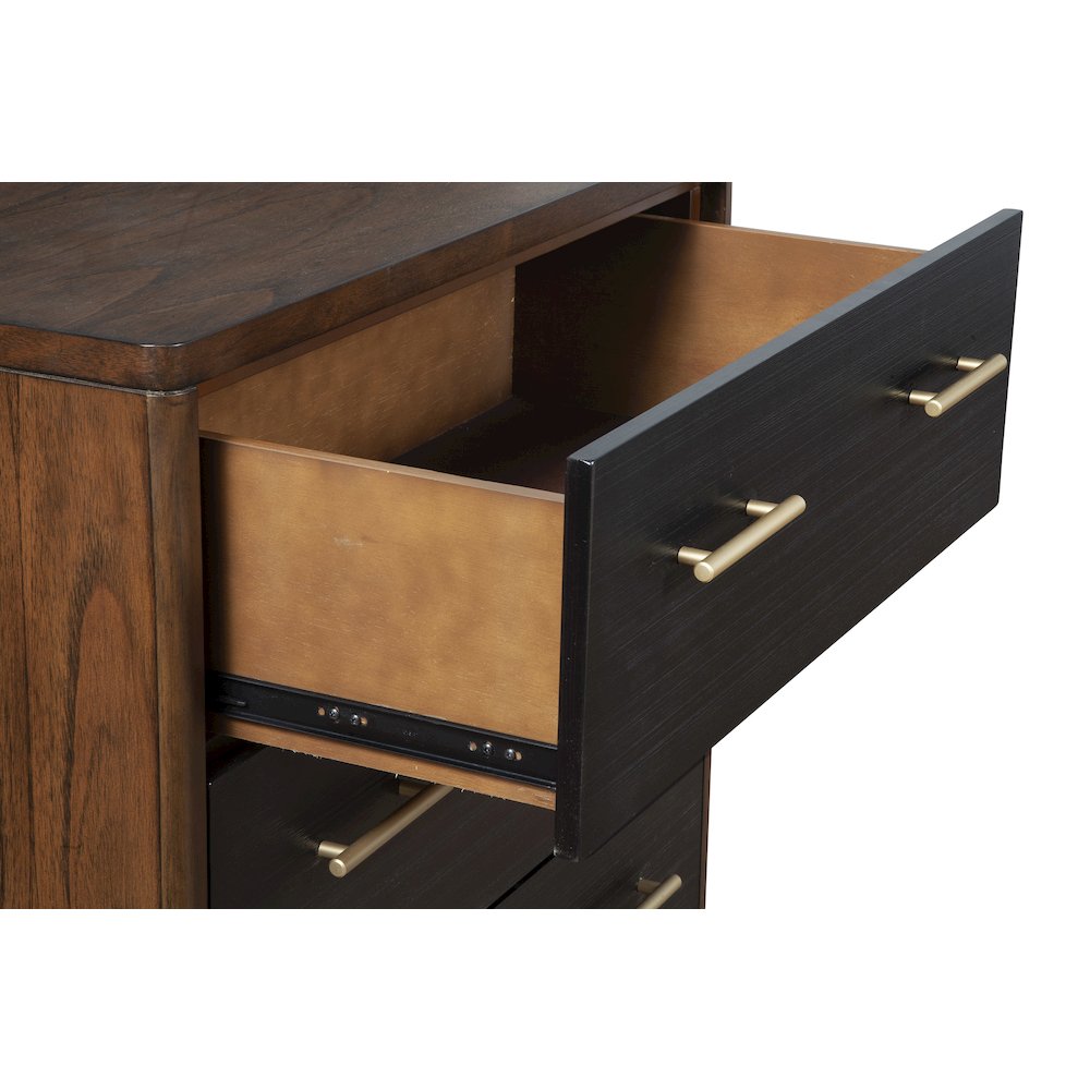 Belham 3 Drawer Small Chest. Picture 4