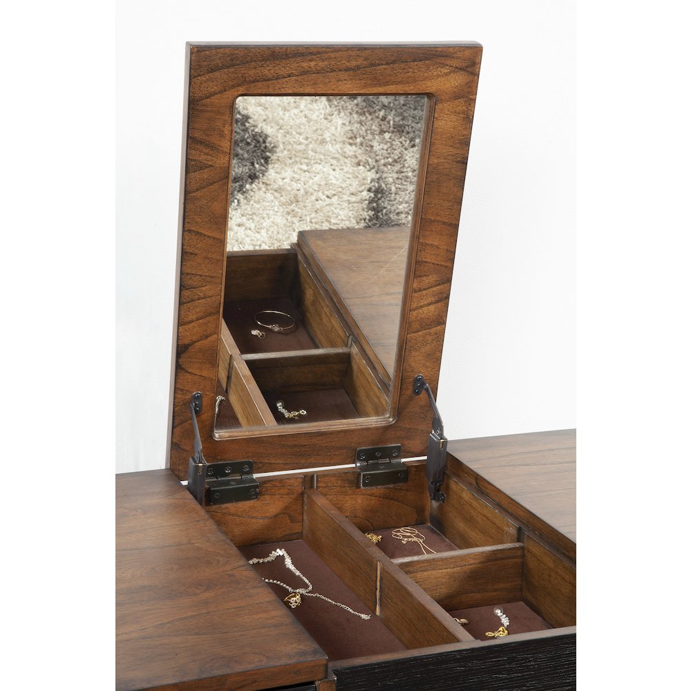 Belham Bedroom Vanity. Picture 8